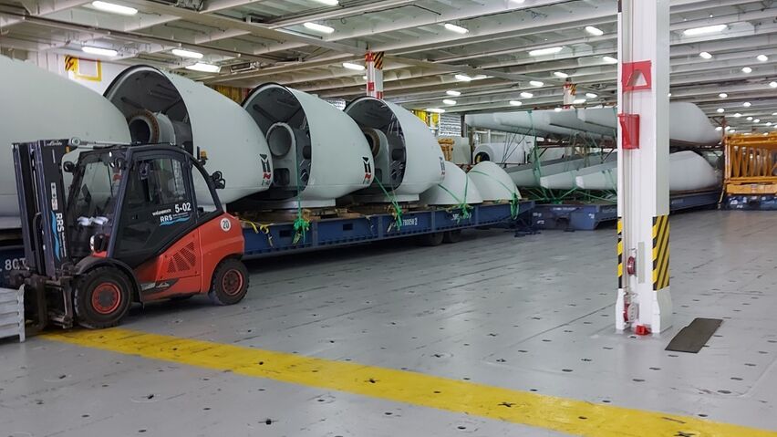 Enercon windmill shipment to Australia Enercon windmill shipment to Australia