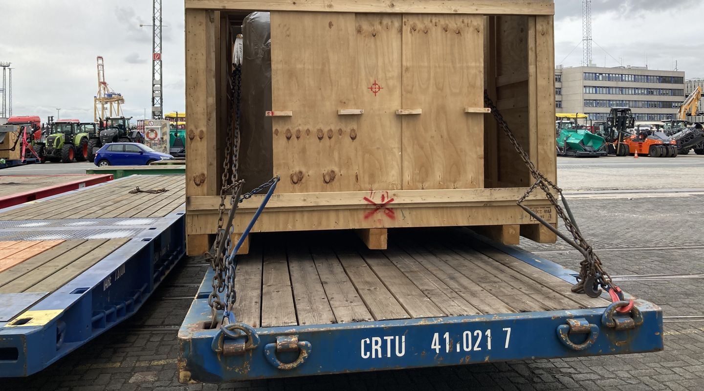 Breakbulk cargo in wooden crate Breakbulk cargo in wooden crate