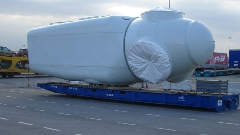 Nacelle on roll trailer Nacelle on roll trailer